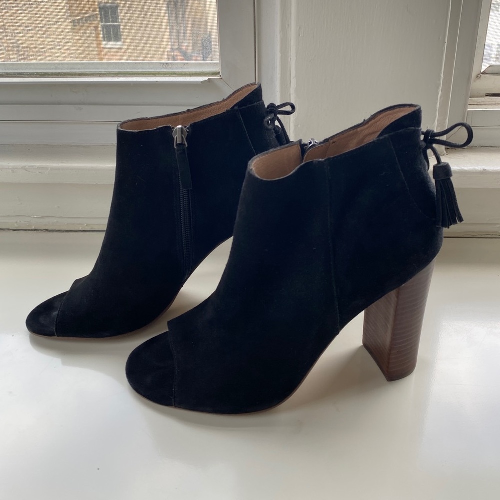 Halogen size 10 suede peep toe heel booties